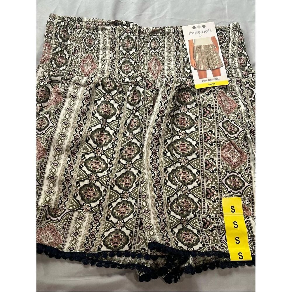 Three-dots Women's Green and Pink Shorts